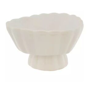 White Heart Shaped Scalloped Edge Pedestal Ceramic Bowl Centerpiece